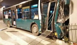 最新事件爆料公交车事故,最新爆料揭示事故真相