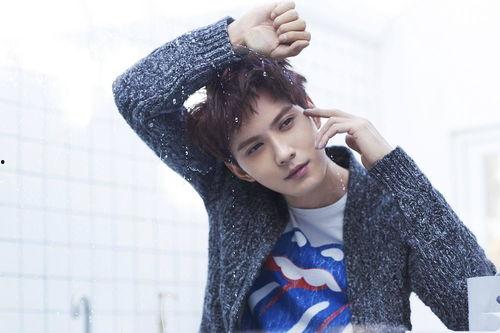 娱乐最新大爆料成毅,娱乐圈再掀波澜，神秘女友身份引热议